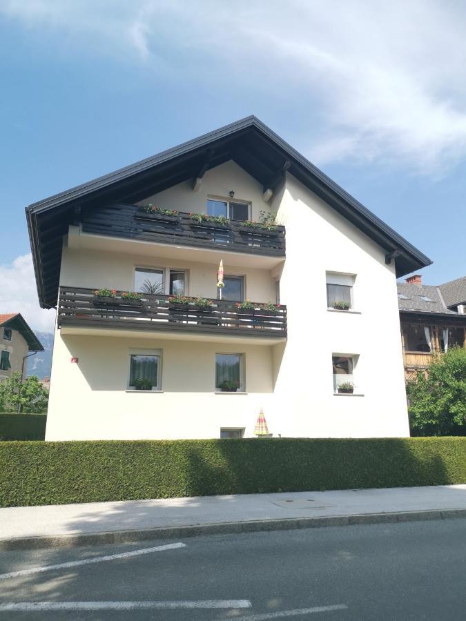 Apartment April Блед Екстериор снимка